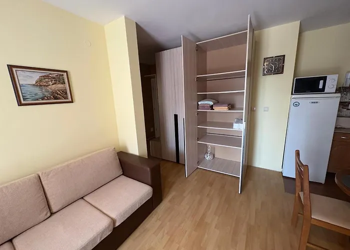 Amartman Primo U - Elenite Apartament *